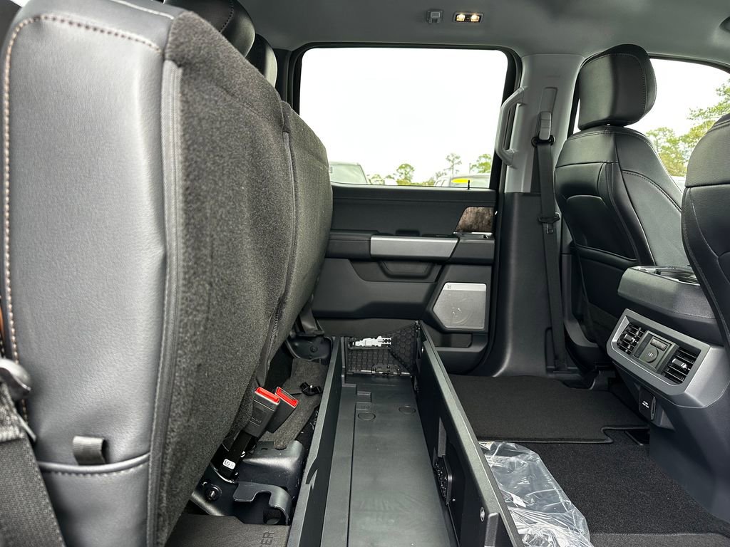 New 2026 Ford F250 Lariat w/ Black Appearance Package image 52