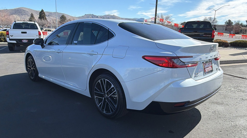 Used 2025 Toyota Camry XLE image 5