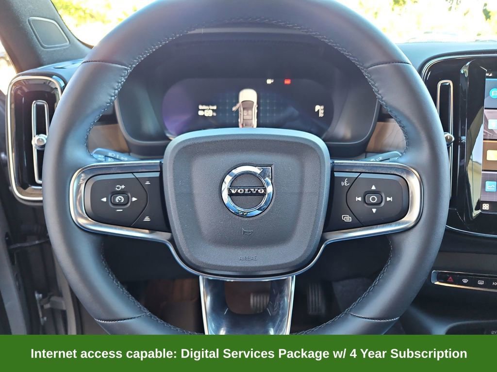 Used 2023 Volvo C40 P8 Recharge Ultimate image 10