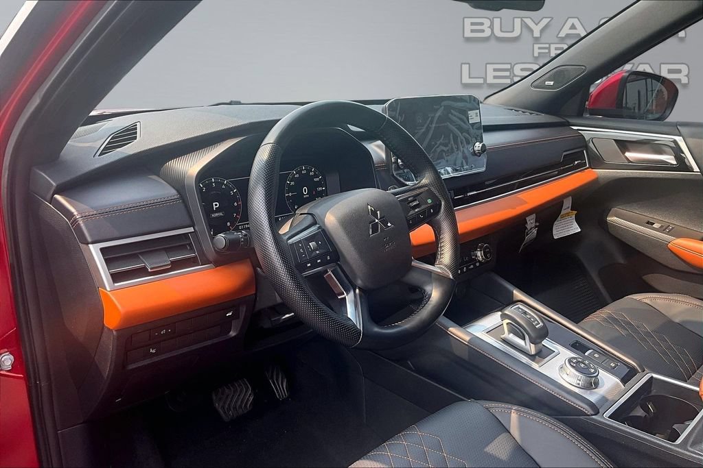 Used 2024 Mitsubishi Outlander SEL AWD/4WD image 14