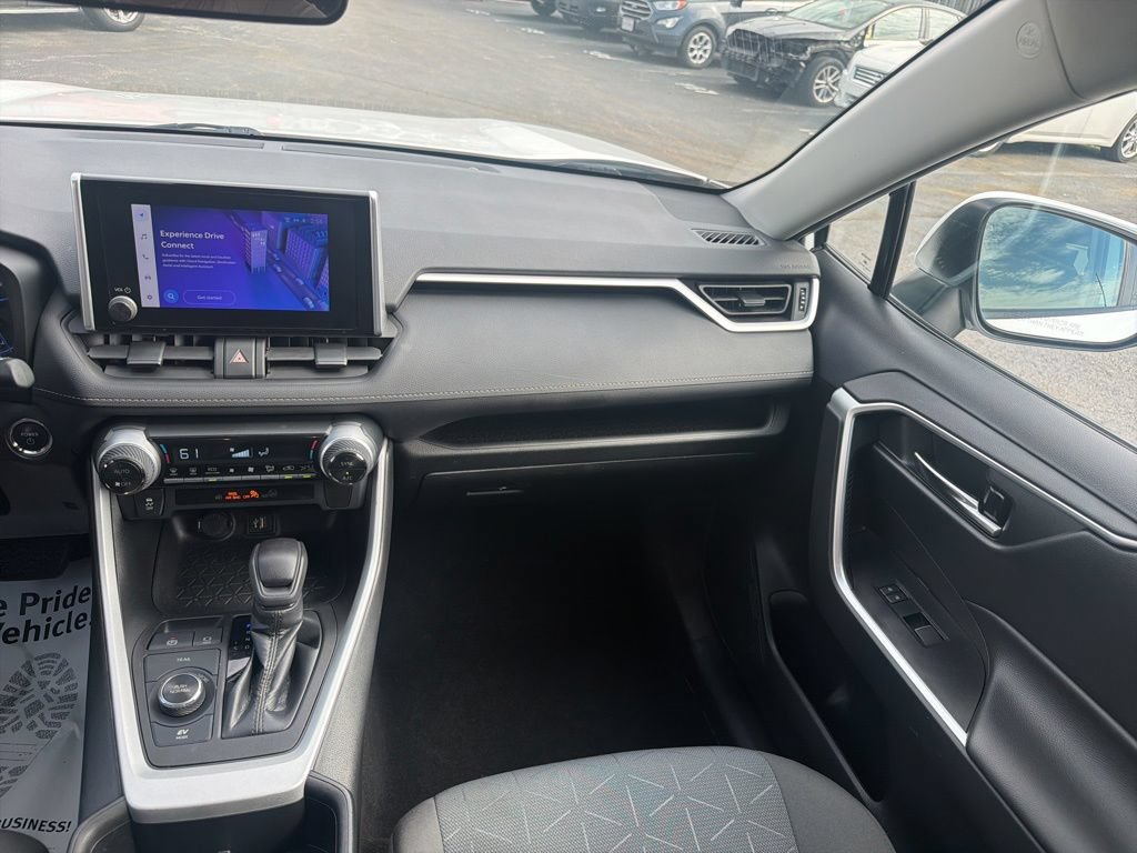 Used 2023 Toyota RAV4 XLE AWD/4WD image 20