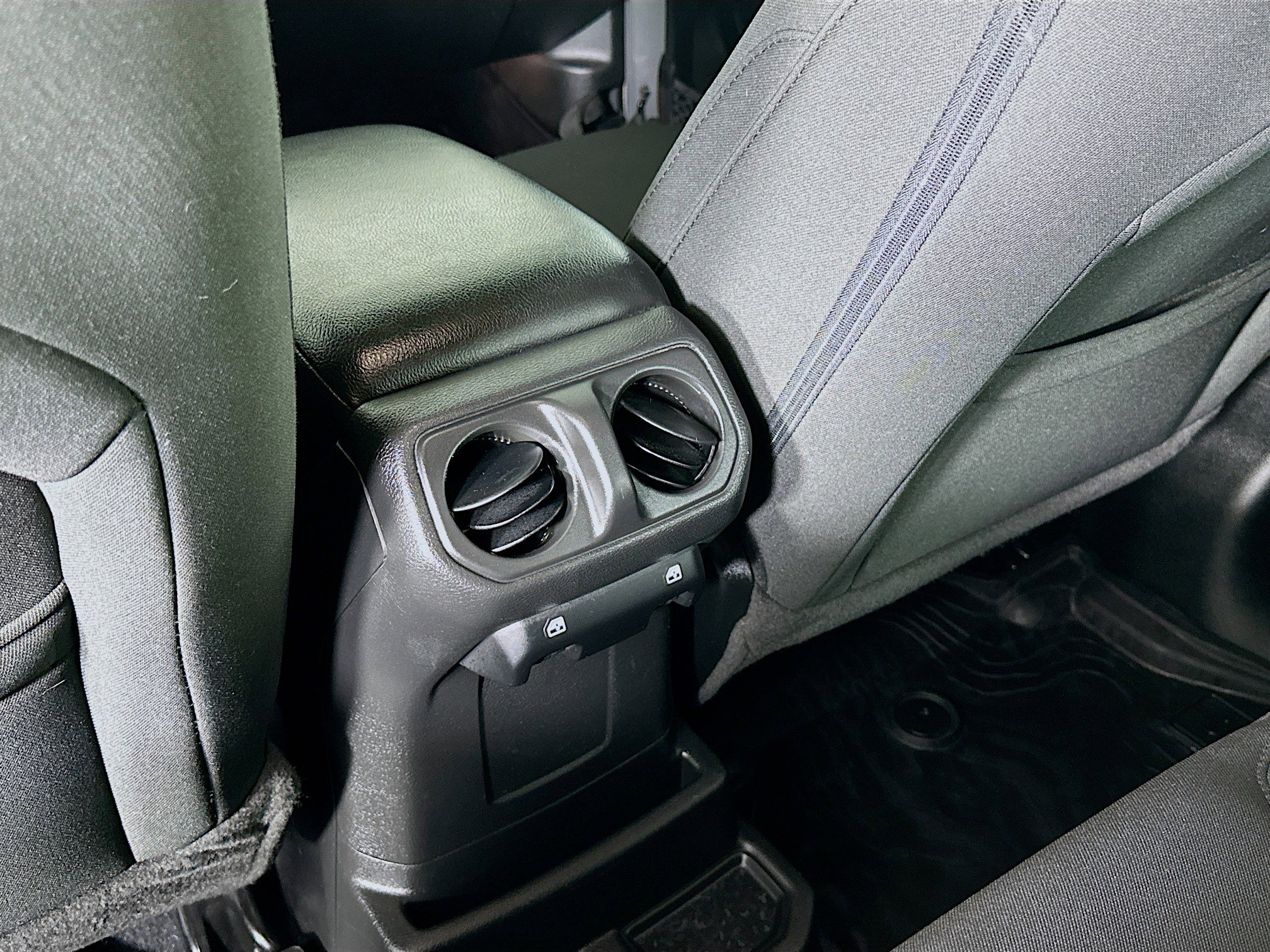 Used 2023 Jeep Wrangler Unlimited w/ Cold Weather Group AWD/4WD image 26