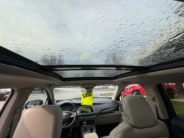 Used 2022 Cadillac XT4 Premium Luxury w/ Enhanced Visibility Package image 16