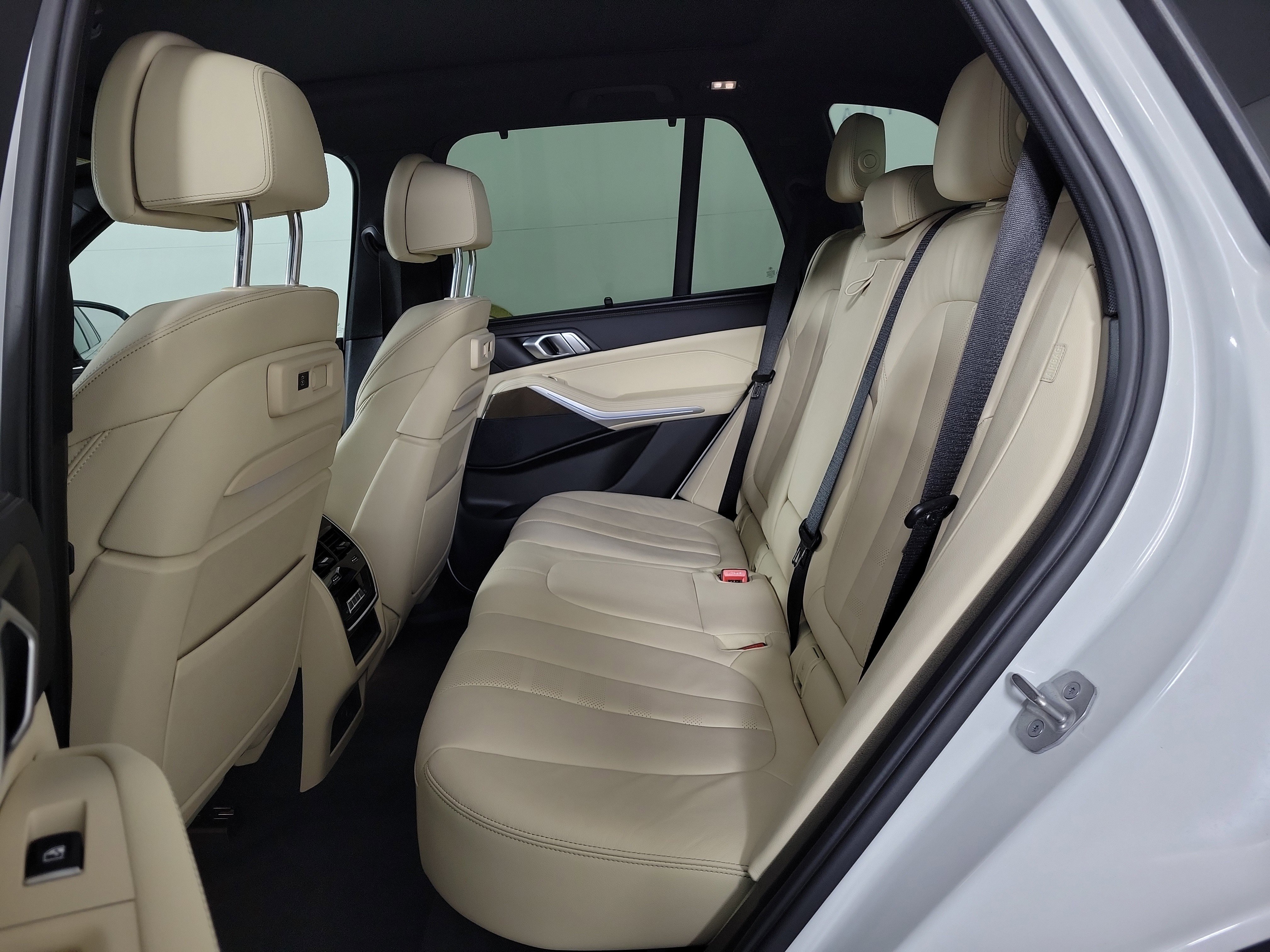 Certified 2022 BMW X5 xDrive45e w/ Executive Package image 10