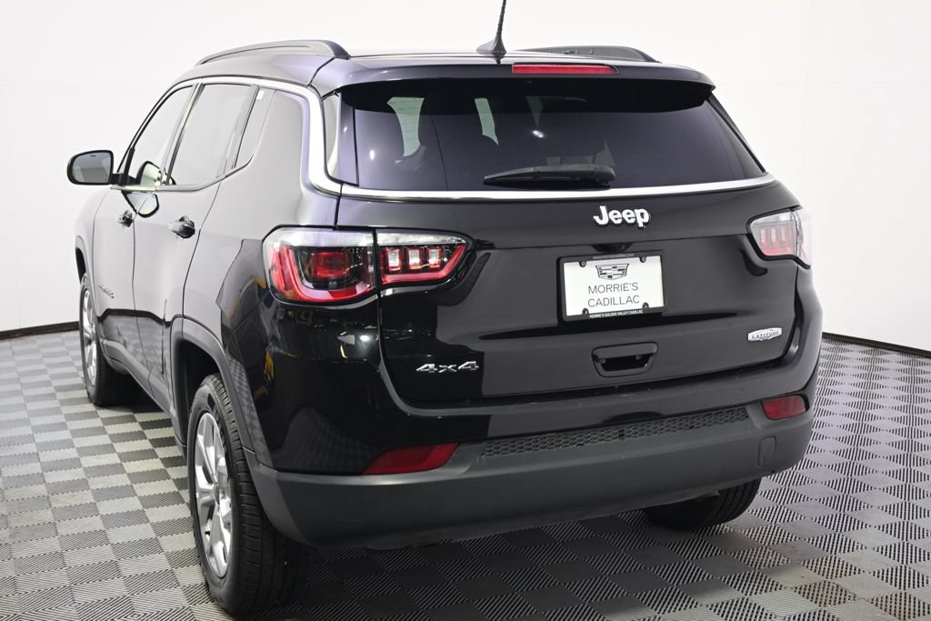 Used 2025 Jeep Compass Latitude w/ Sun & Sound Group AWD/4WD image 4