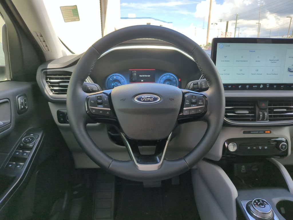 Used 2026 Ford Escape SE w/ PHEV Premium Package FWD image 17