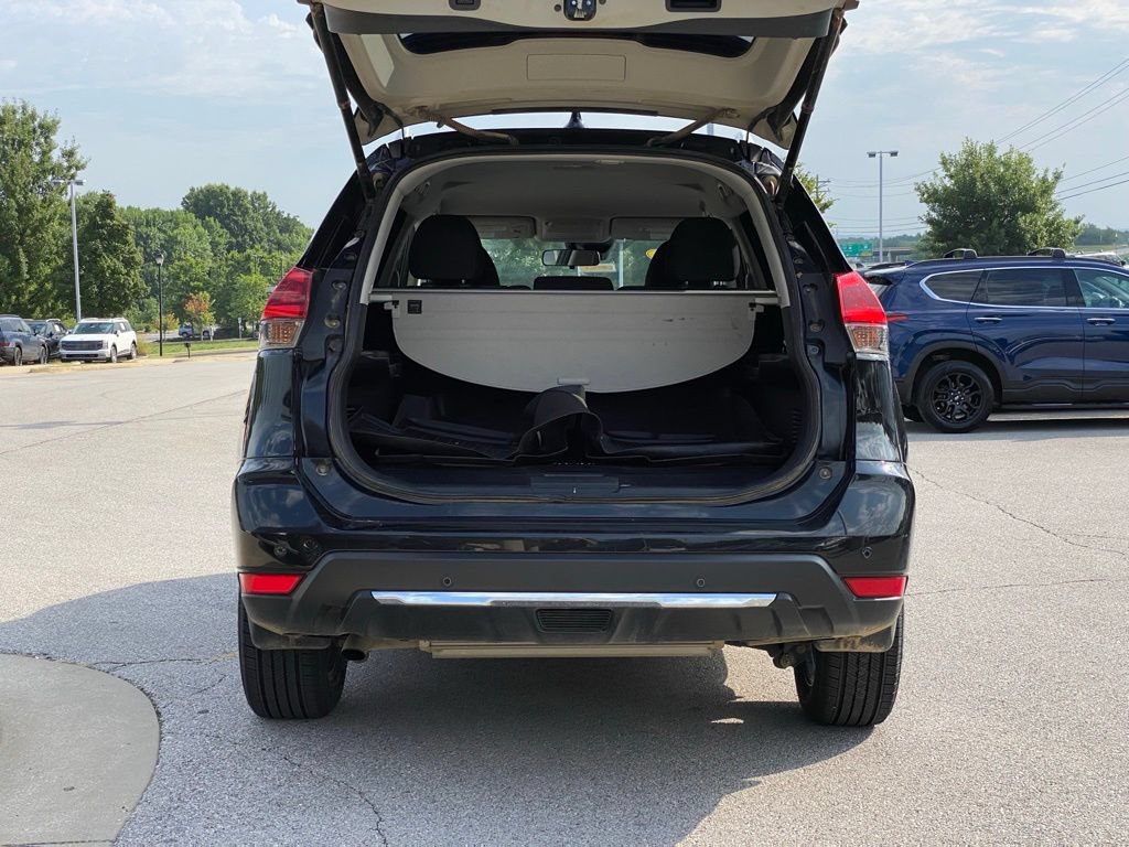 Used 2020 Nissan Rogue SV w/ Premium Package FWD image 7