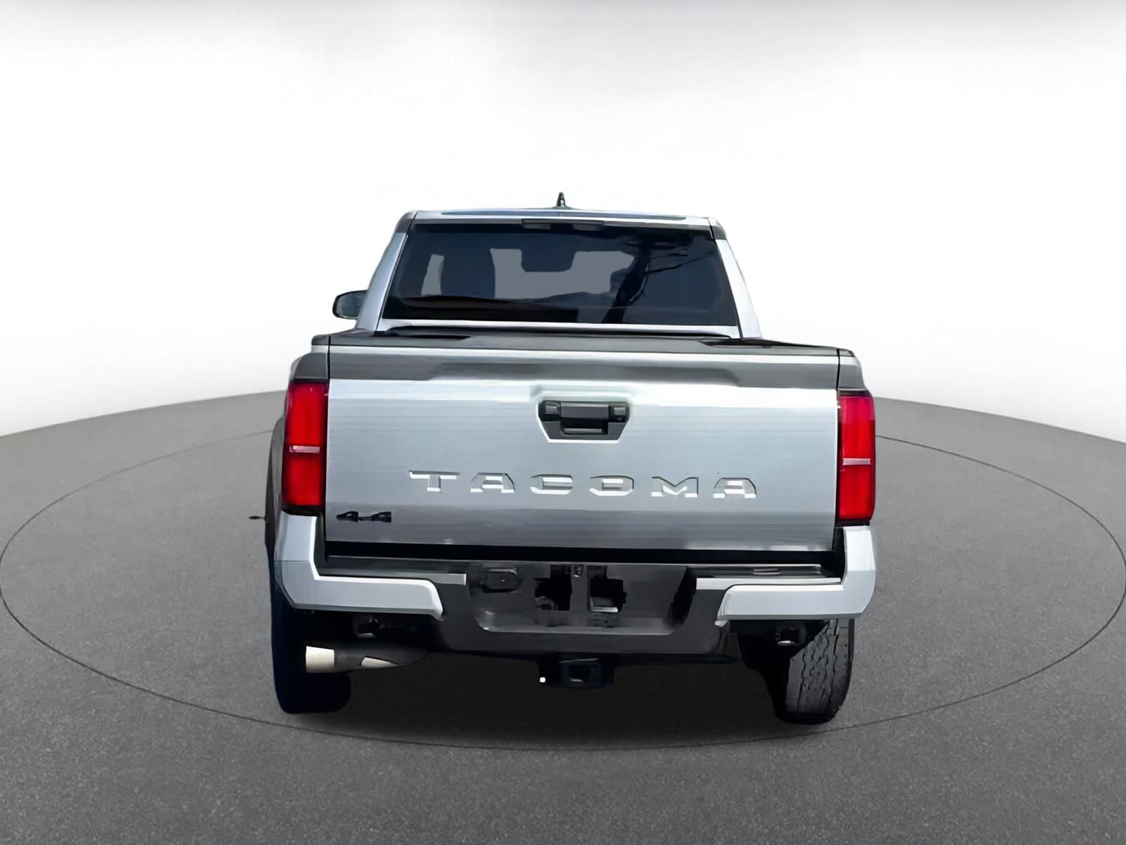 Used 2025 Toyota Tacoma SR image 9