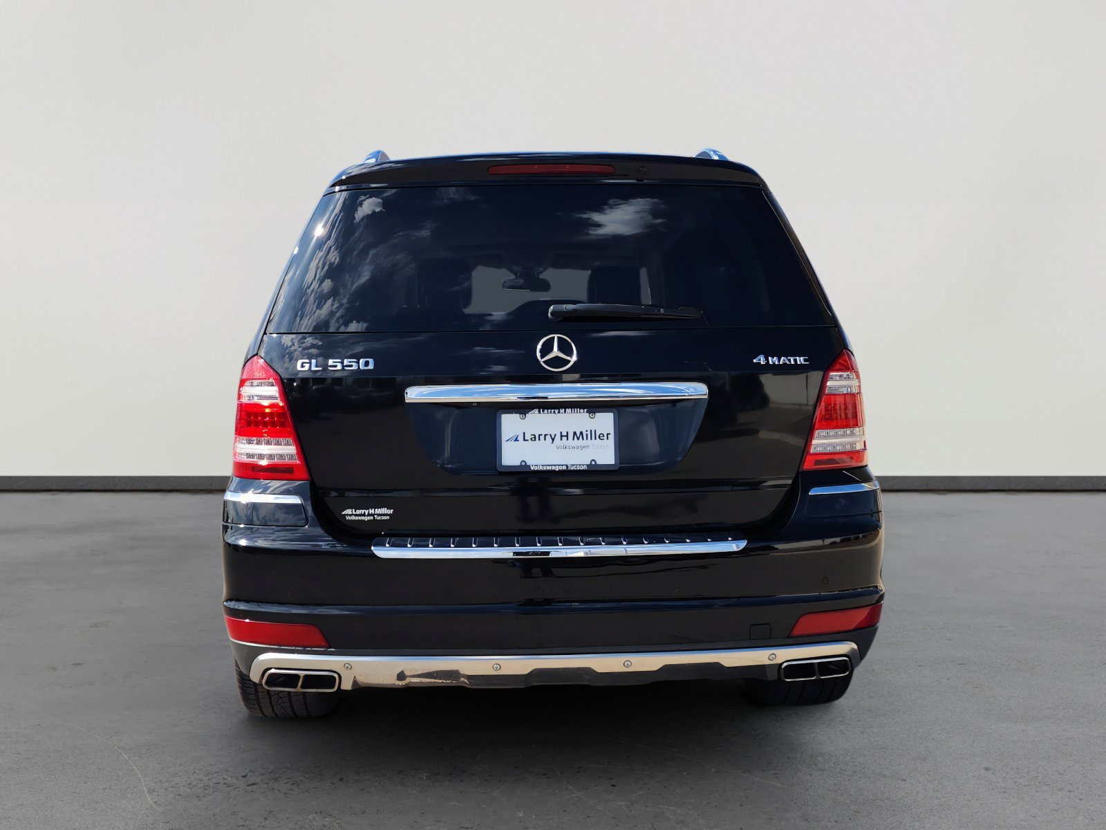Used 2011 Mercedes-Benz GL 550 4MATIC w/ Chrome Accessory Pkg image 4