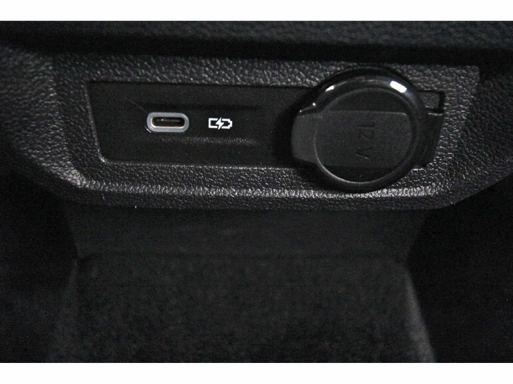 Used 2022 Volkswagen Tiguan SE R-Line FWD image 13