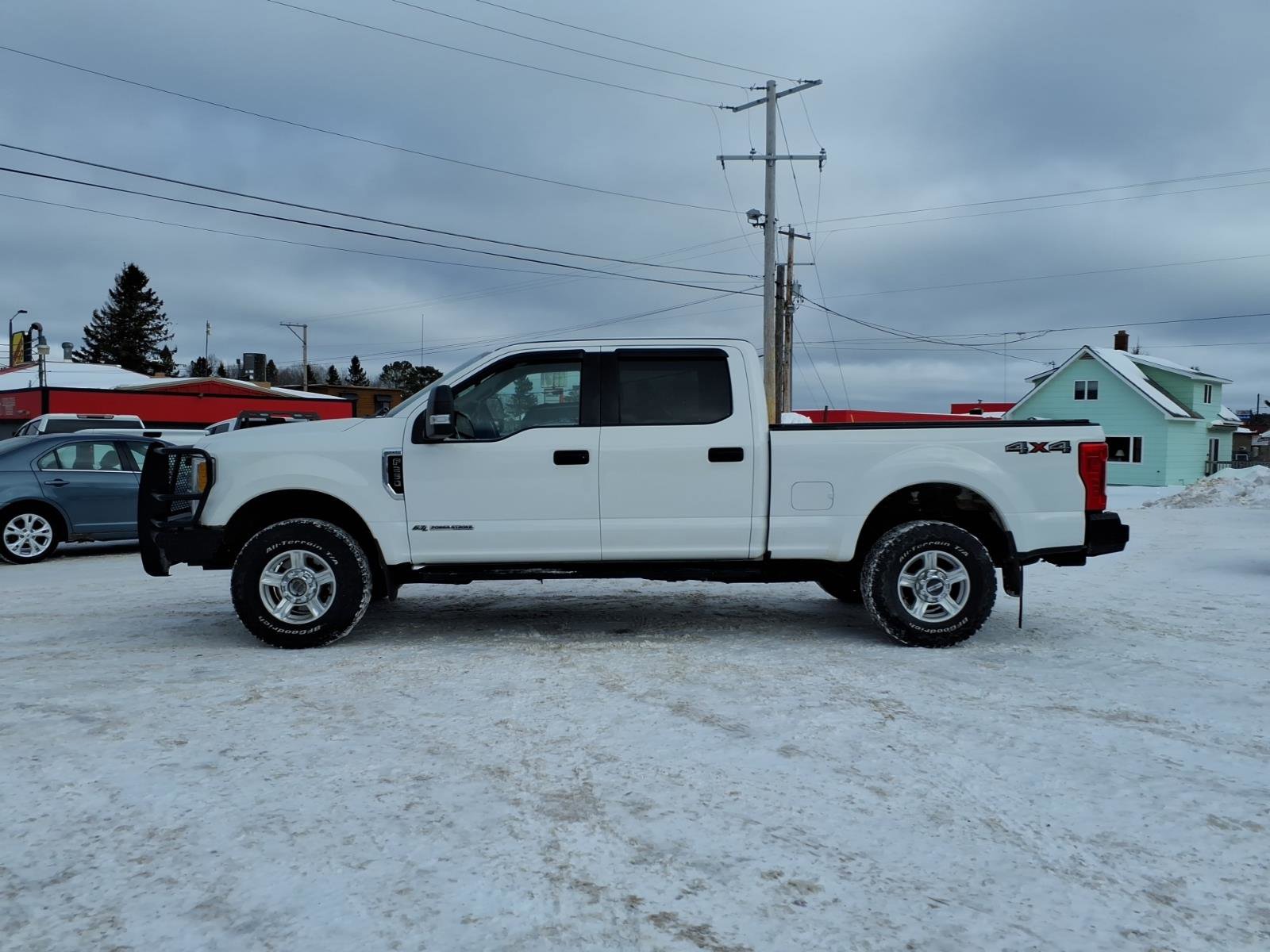 Used 2017 Ford F250 XLT image 3
