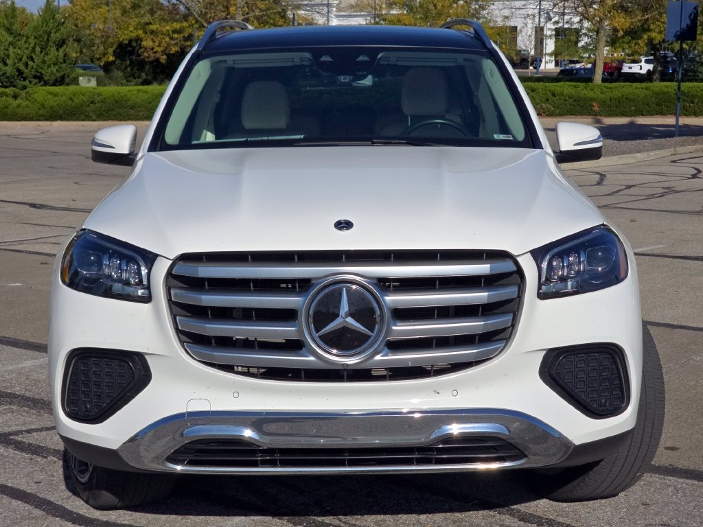 Used 2024 Mercedes-Benz GLS 450 4MATIC image 11