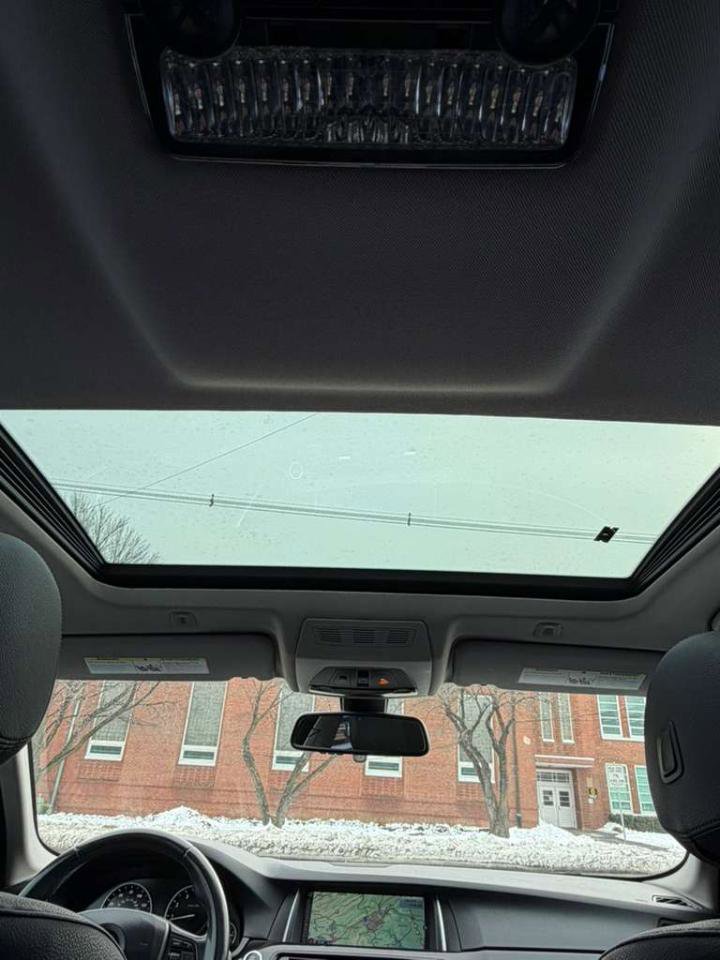 Used 2015 BMW 528i Sedan image 30