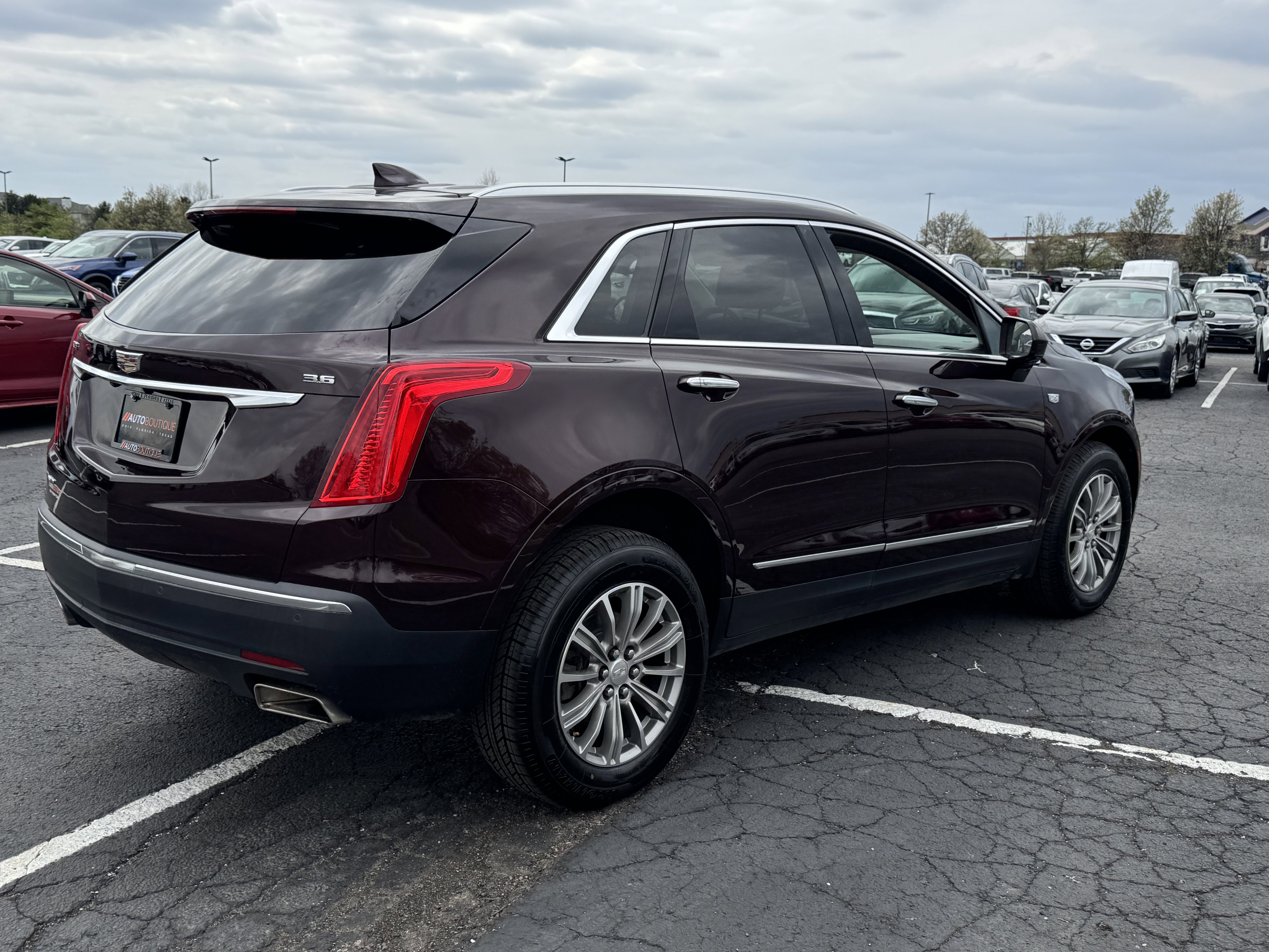 Used 2017 Cadillac XT5 Luxury w/ Driver Awareness Package image 12