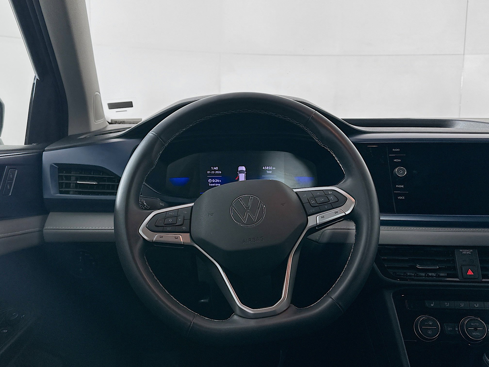 Used 2024 Volkswagen Taos SE image 18