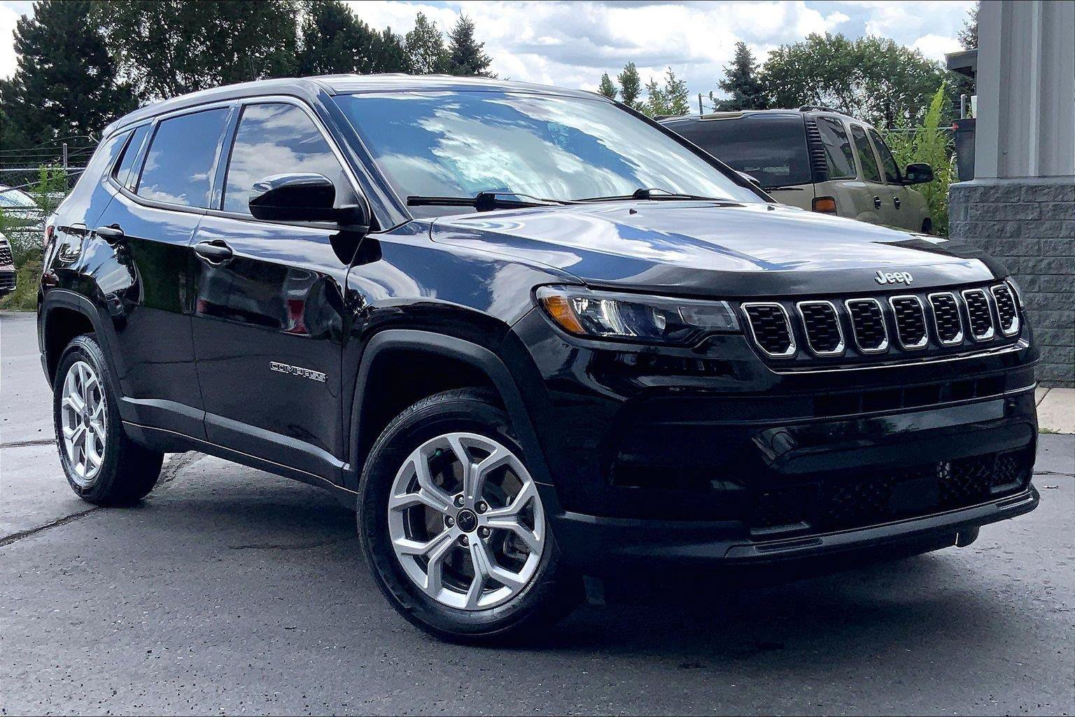 Certified 2025 Jeep Compass Sport AWD/4WD image 35