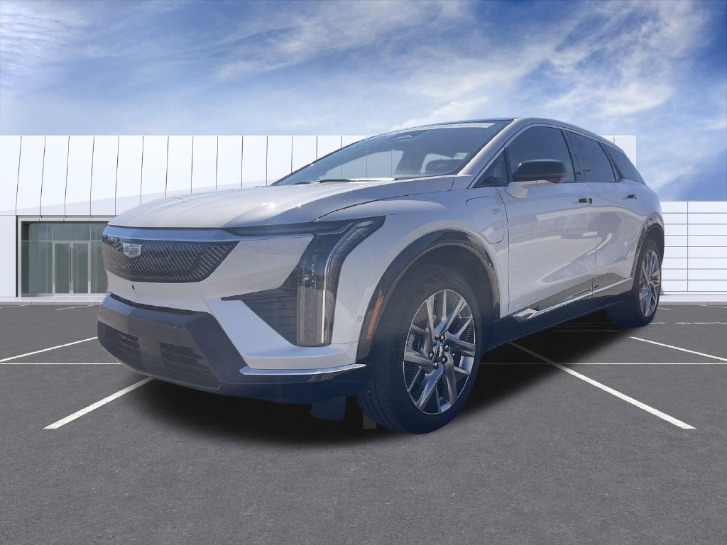 Certified 2025 Cadillac Optiq Luxury 2 w/ LPO, Floor Liner Package AWD/4WD image 4