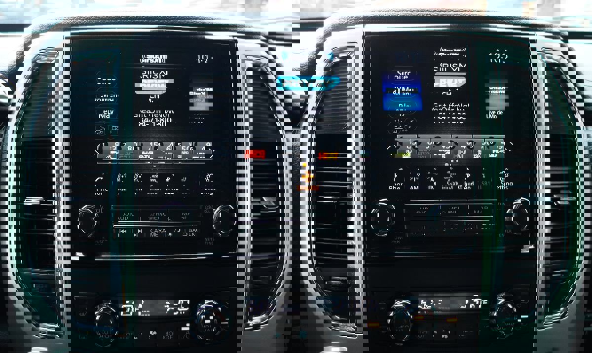 Used 2020 Nissan Titan SV w/ SV Convenience Package image 48