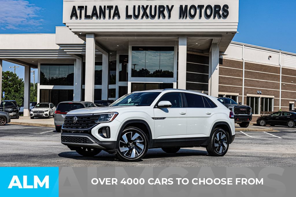 Used 2025 Volkswagen Atlas Cross Sport SE FWD image 2