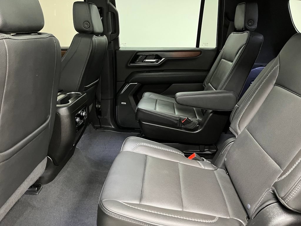 Used 2026 GMC Yukon XL Denali w/ Sun & Power Step Package AWD/4WD image 46
