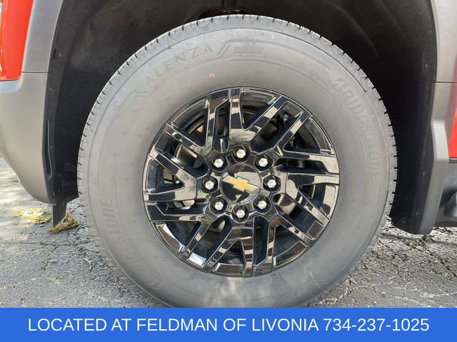 Used 2025 Chevrolet Silverado EV LT AWD/4WD image 32