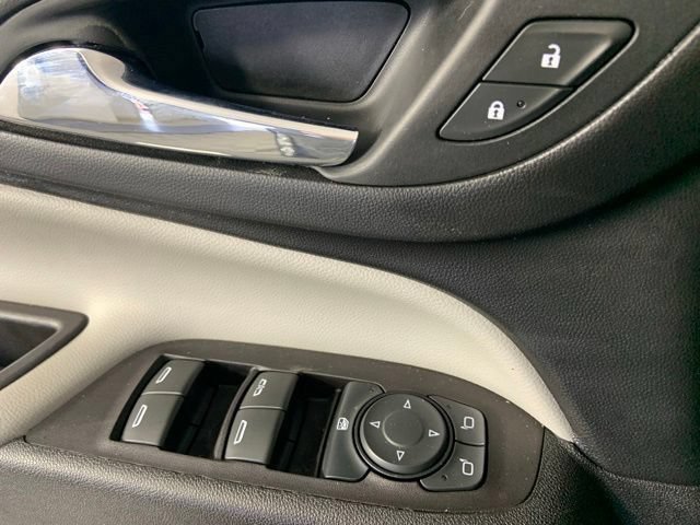 Used 2022 Chevrolet Equinox LS w/ LS Convenience Package FWD image 27