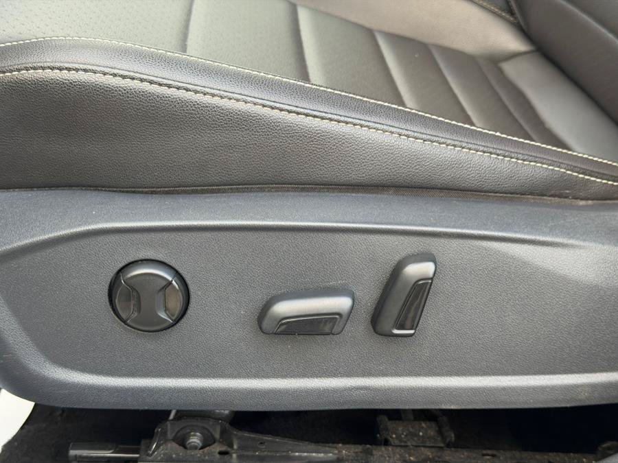 Used 2024 Volkswagen Jetta SE FWD image 12