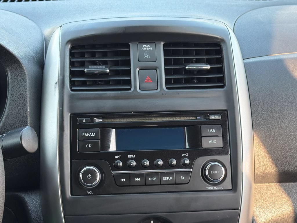 Used 2016 Nissan Versa SV w/ SV Appearance Package FWD image 11