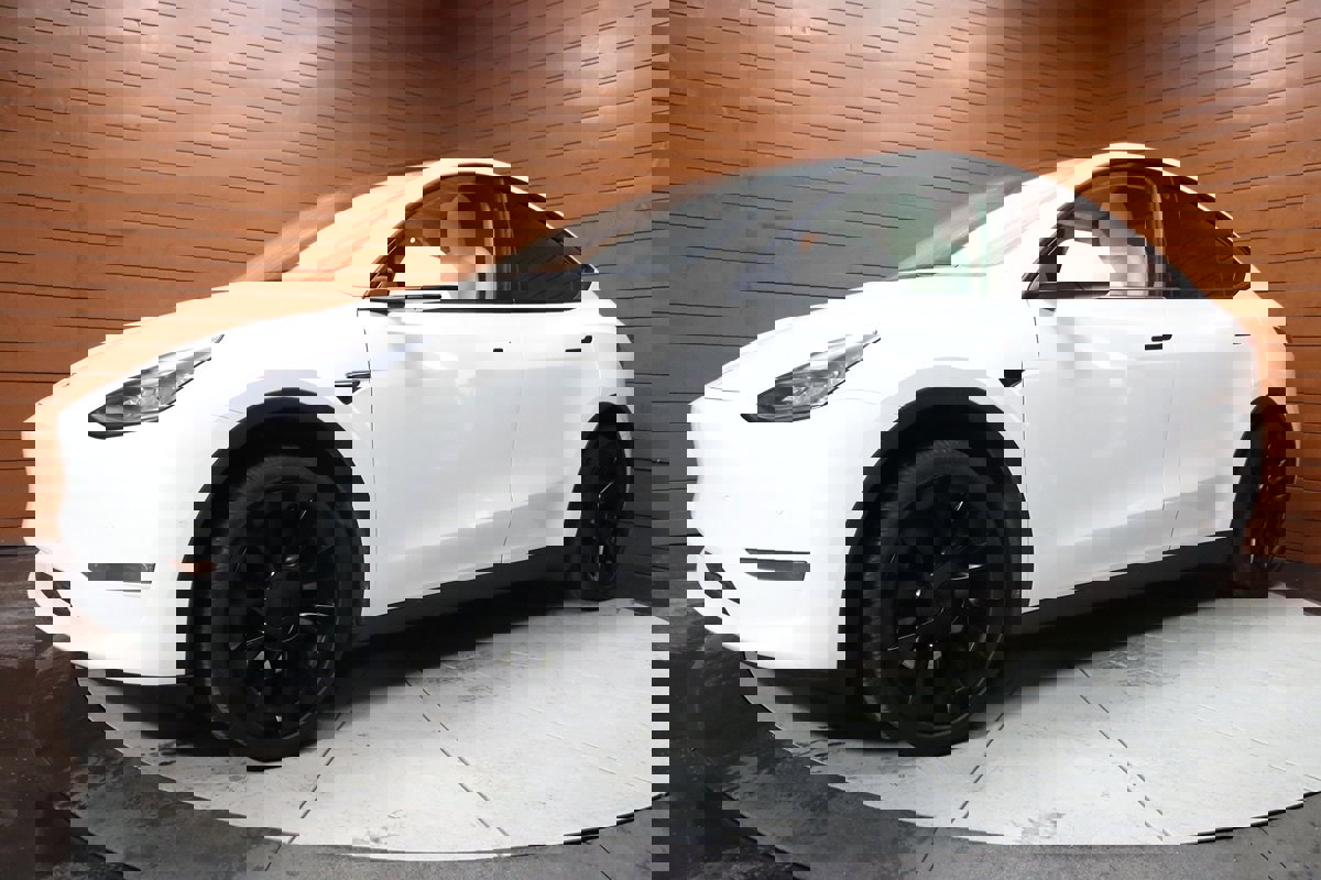 Used 2022 Tesla Model Y Long Range image 68