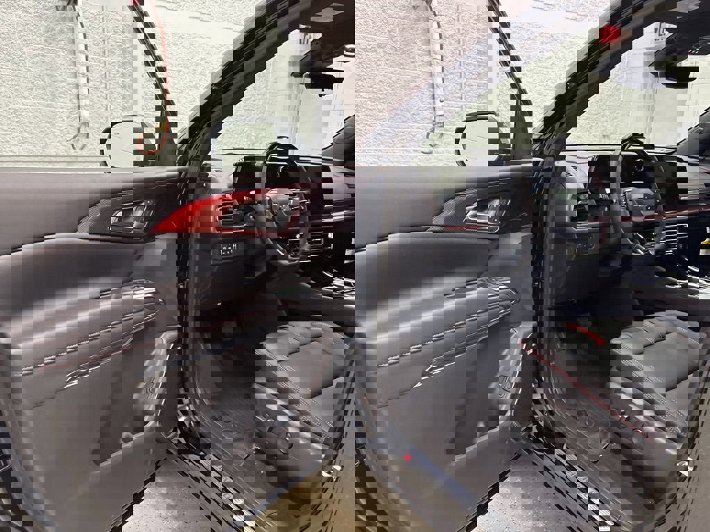 New 2026 Chevrolet Traverse RS w/ LPO, Floor Liner Package AWD/4WD image 13