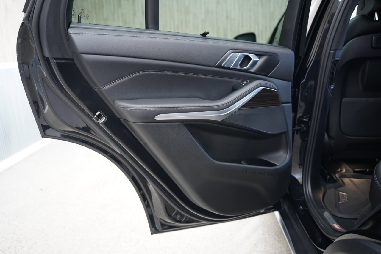 Used 2023 BMW X5 xDrive40i w/ Premium Package image 35