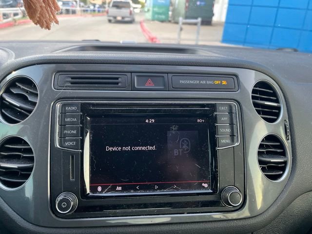 Used 2017 Volkswagen Tiguan Limited w/ Premium Package FWD image 15