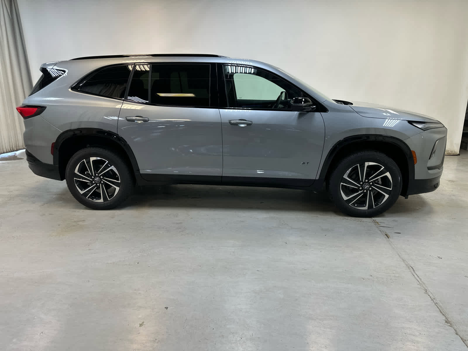 New 2026 Buick Enclave Sport Touring w/ LPO, Floor Liner Package image 9