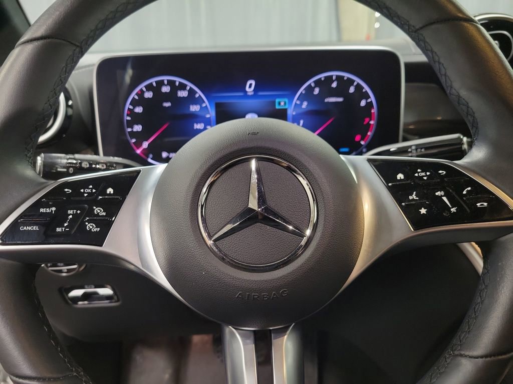 Used 2024 Mercedes-Benz GLC 300 4MATIC image 17