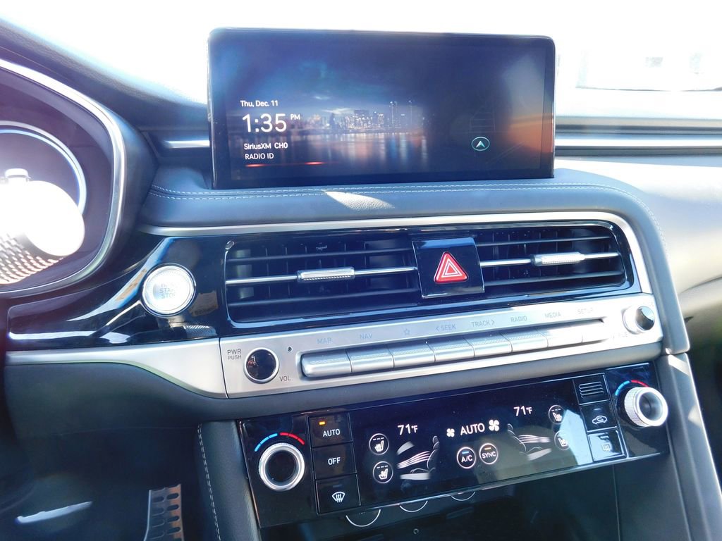 Used 2025 Genesis G70 3.3T Advanced image 26