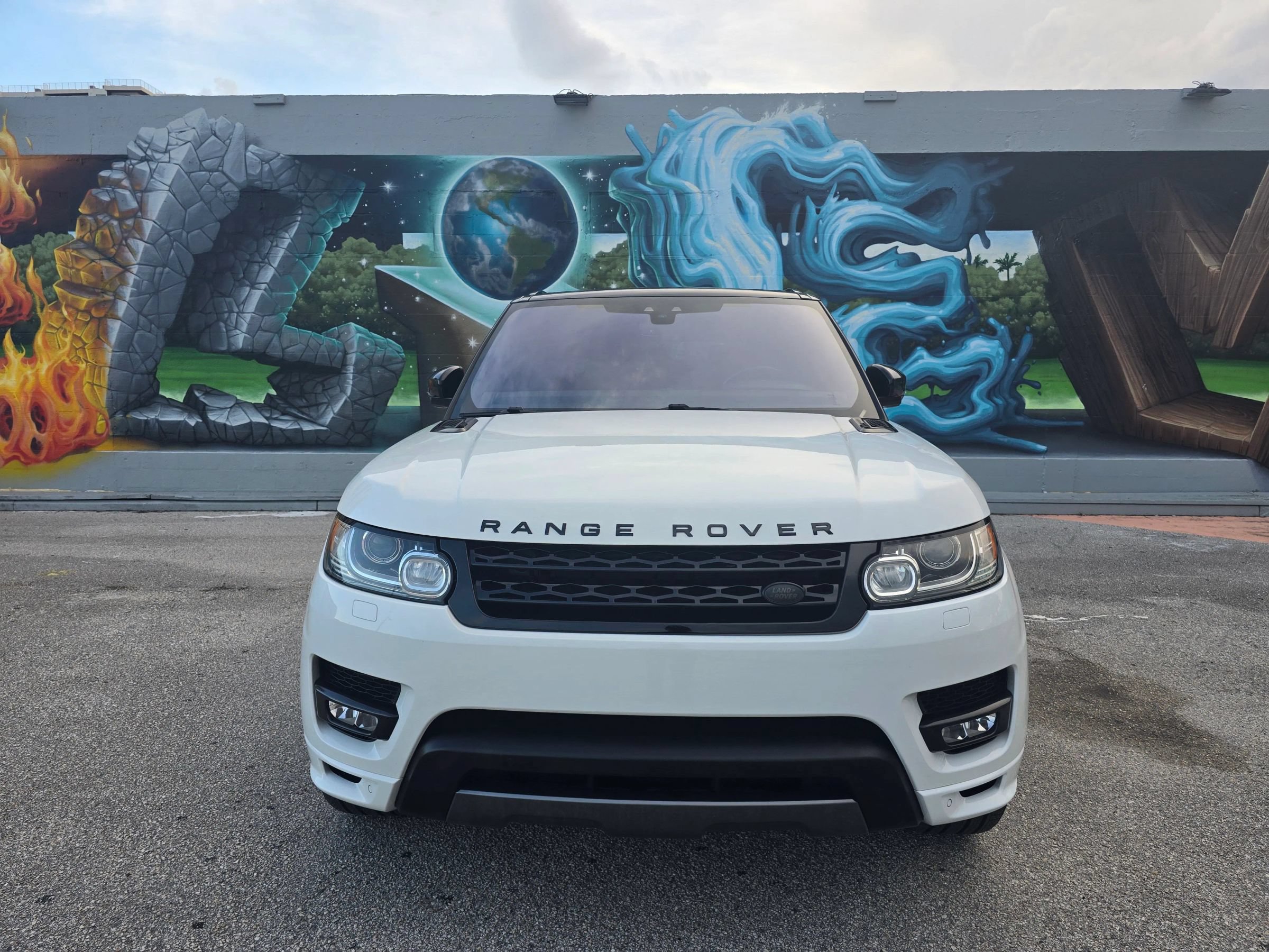 Used 2017 Land Rover Range Rover Sport HSE Dynamic AWD/4WD image 3