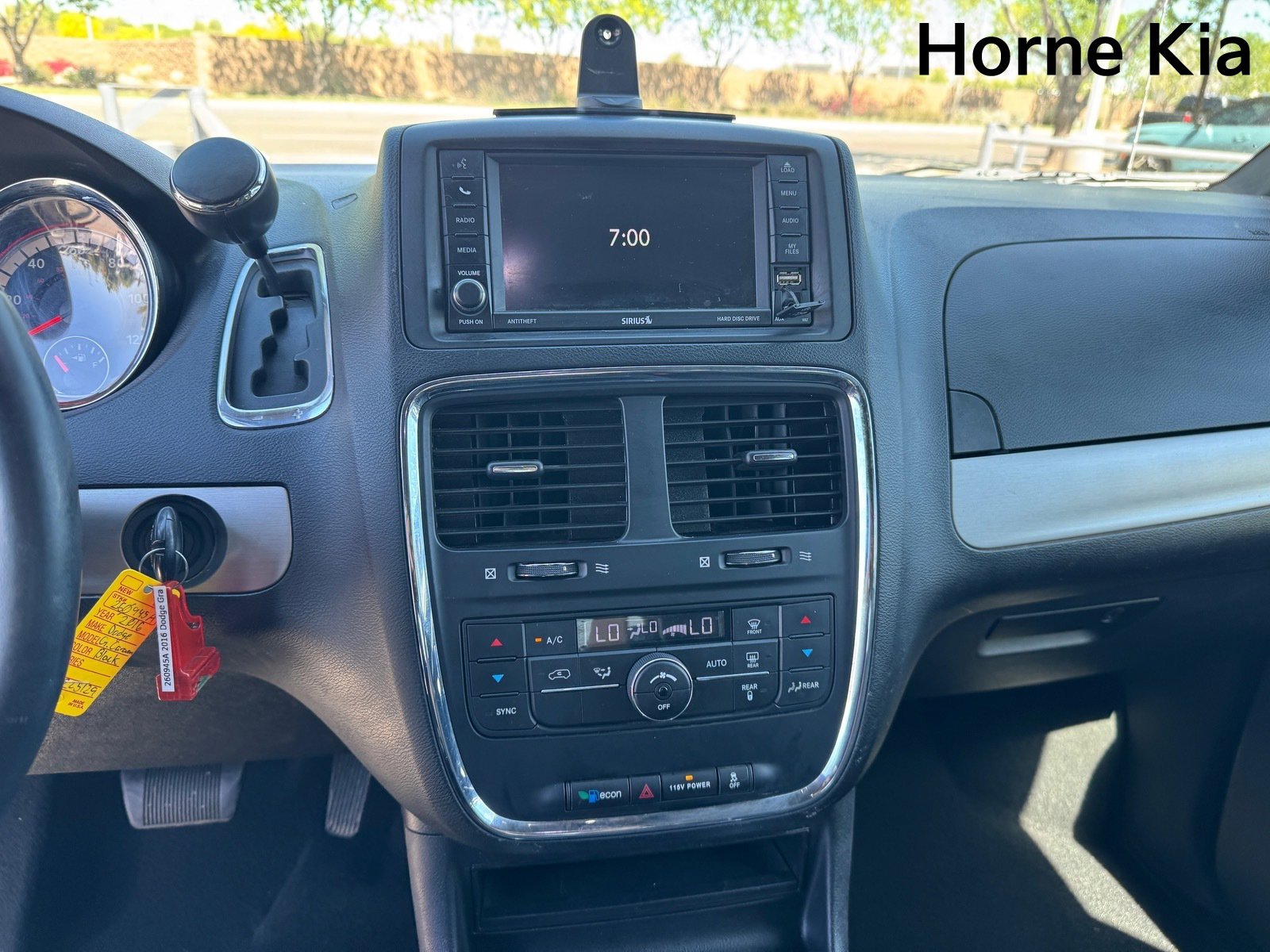 Used 2016 Dodge Grand Caravan R/T image 21