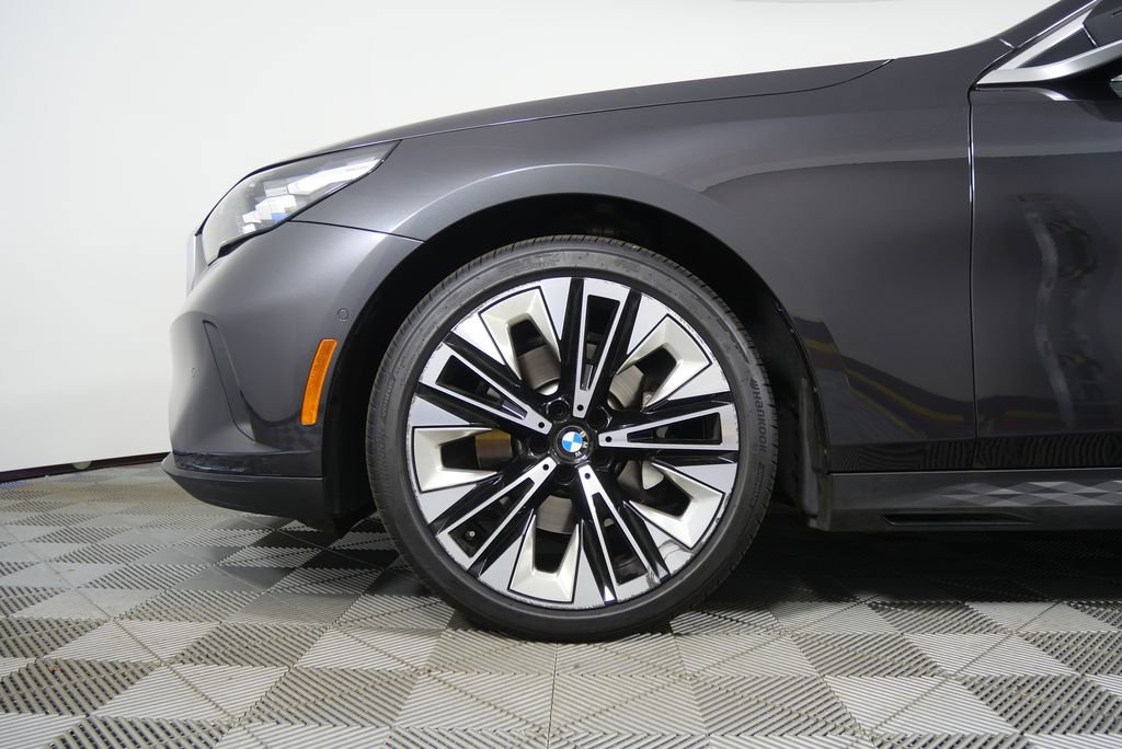 Certified 2025 BMW 530i image 7