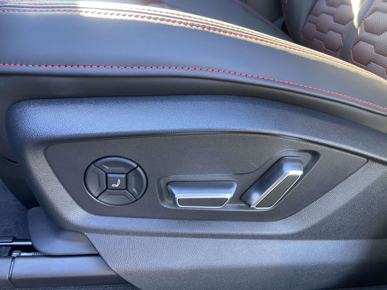 New 2026 Audi RS Q8 performance image 18