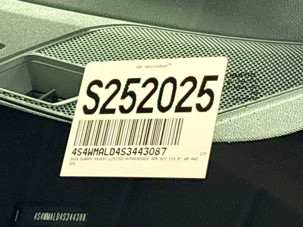 New 2025 Subaru Ascent Limited image 27