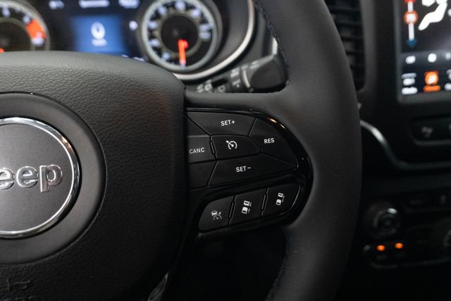 Used 2023 Jeep Cherokee Altitude Lux AWD/4WD image 7