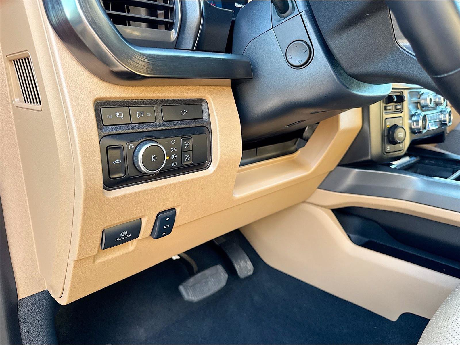 Used 2024 Ford F350 Lariat w/ Lariat Ultimate Package AWD/4WD image 6