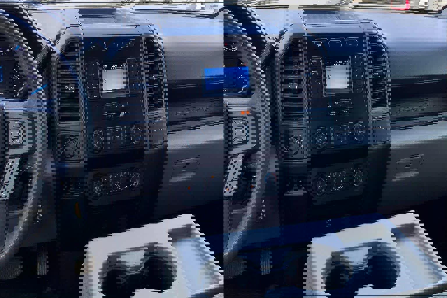 Used 2022 Ford F250 XL w/ Power Equipment Group image 7