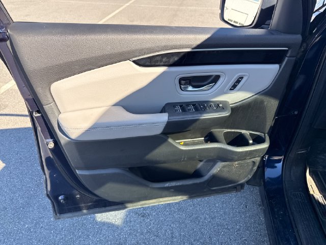 Used 2024 Honda Pilot Touring image 22