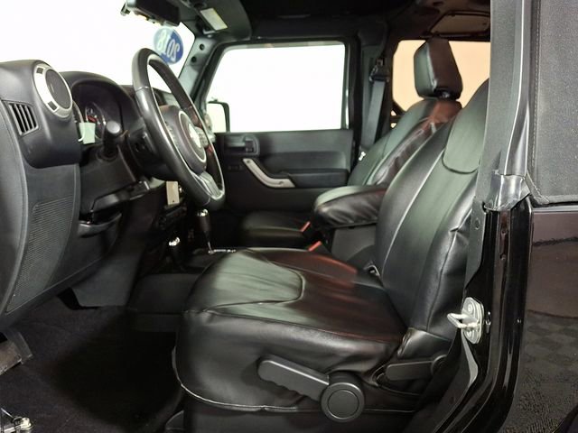 Used 2018 Jeep Wrangler Sahara w/ Connectivity Group image 14