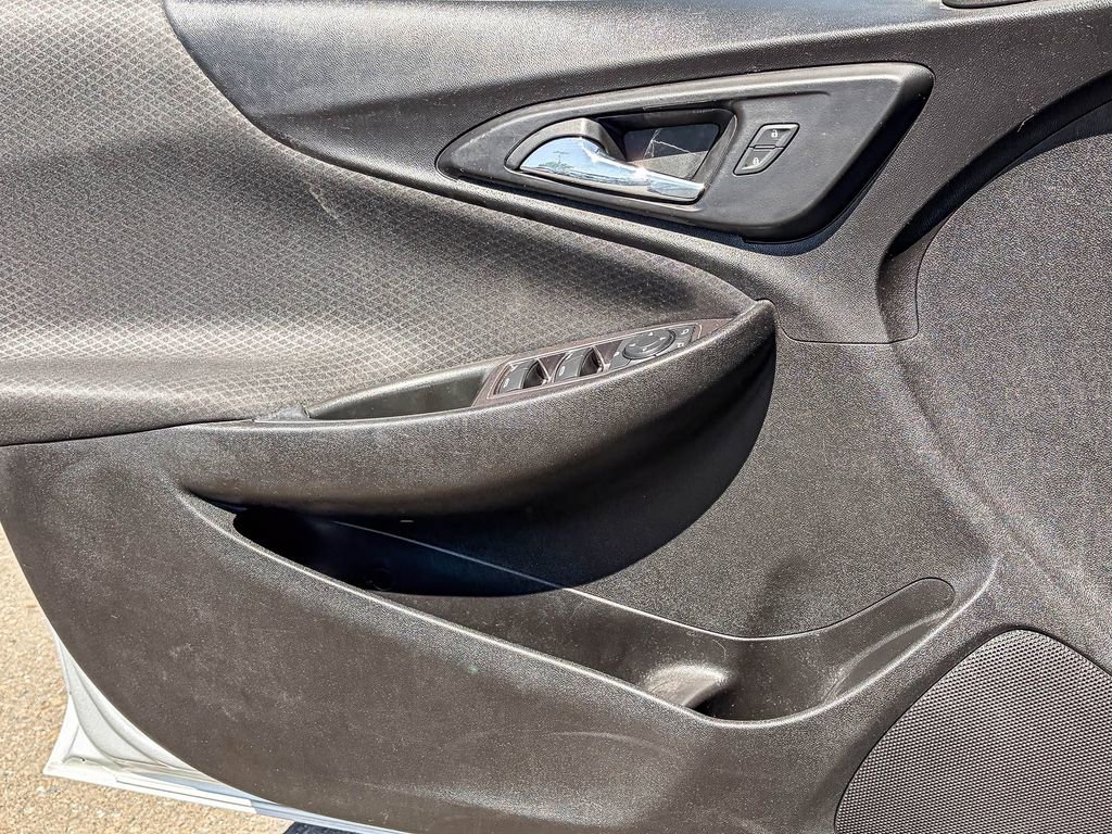 Used 2018 Chevrolet Malibu LT image 41