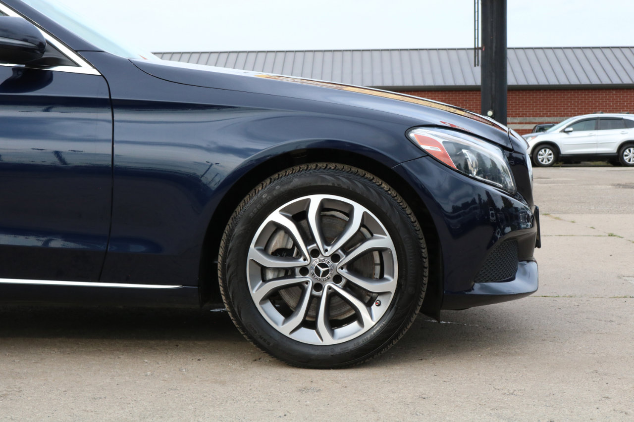 Used 2017 Mercedes-Benz C 300 4MATIC Sedan image 4