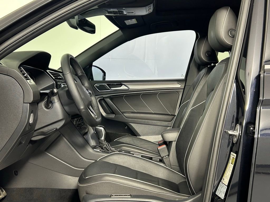 Used 2022 Volkswagen Tiguan SEL R-Line image 31