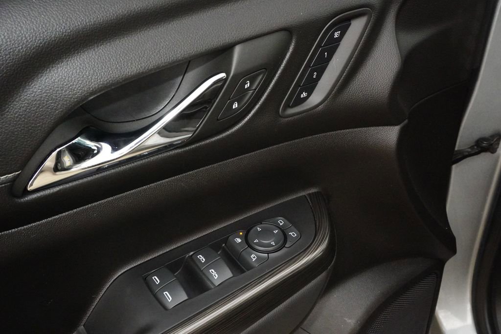 Used 2023 GMC Acadia SLT w/ Elevation Edition image 25