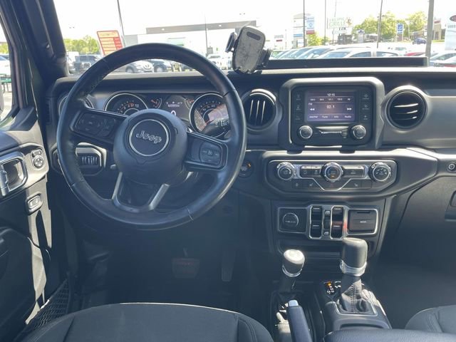Used 2021 Jeep Gladiator Willys AWD/4WD image 11